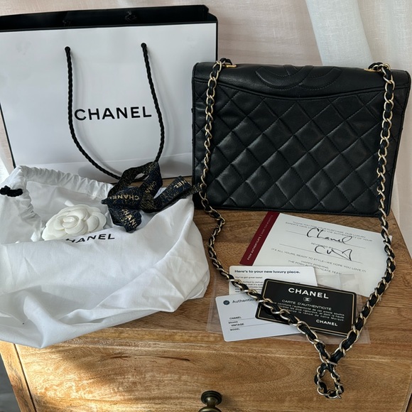 CHANEL cc quilted lambskin full flap crossbody will take best offer - Picture 1 of 17